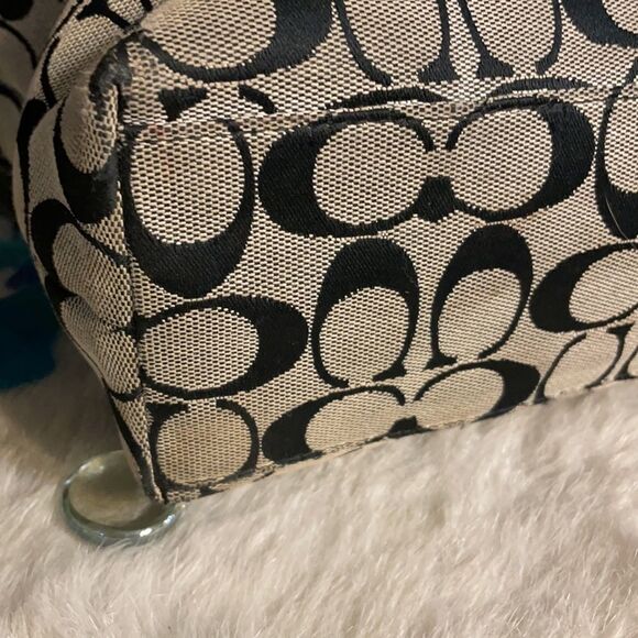 Coach purse (4107)  - Picture 5 of 16